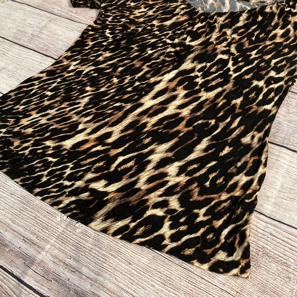 Jennifer Lopez Leopard Print Top - Picture 4 of 5